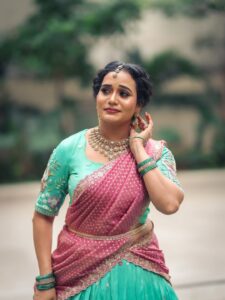 “grace in every thread, strength in every braid, and tradition in every step.” ✨💫pc @thechitr (2)