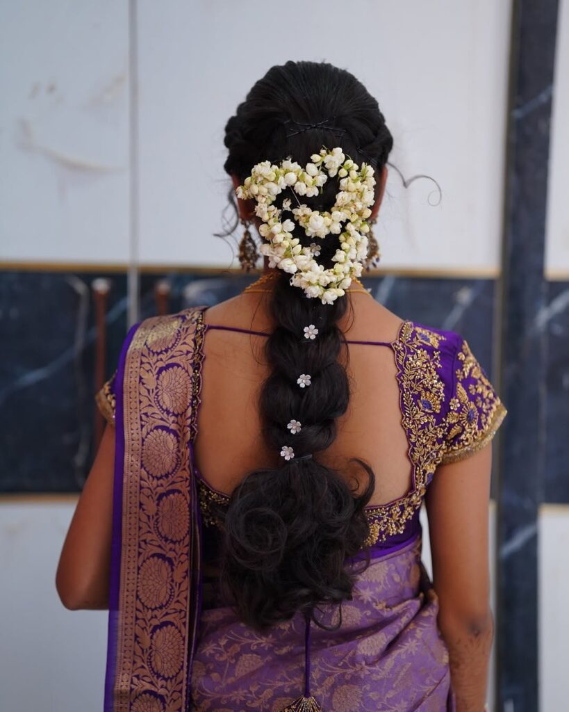 #messybraid #hairstylist #hairstulylist #hair#accessories #hairaccessories #messyhair #flower #